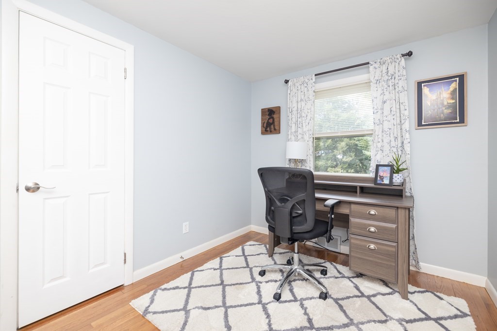 17 Blossom Road West Springfield, MA 01089 - Photo 15 of 34