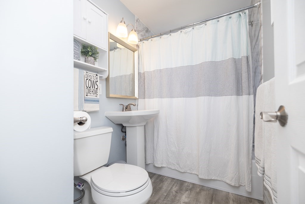 17 Blossom Road West Springfield, MA 01089 - Photo 16 of 34