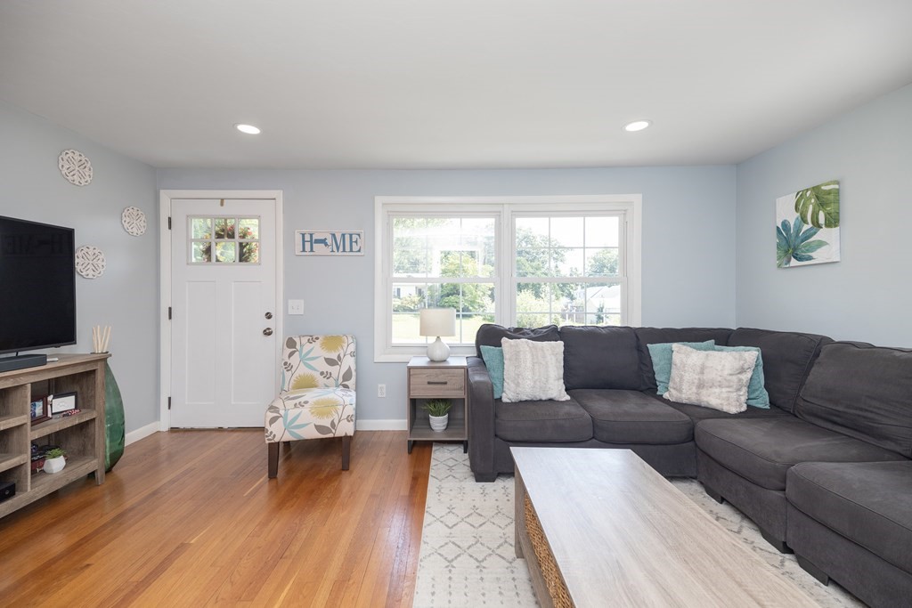 17 Blossom Road West Springfield, MA 01089 - Photo 23 of 34