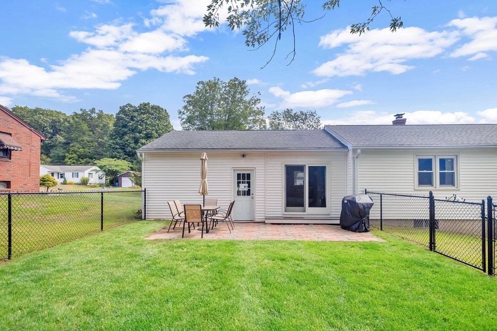 17 Blossom Road West Springfield, MA 01089 - Photo 27 of 34