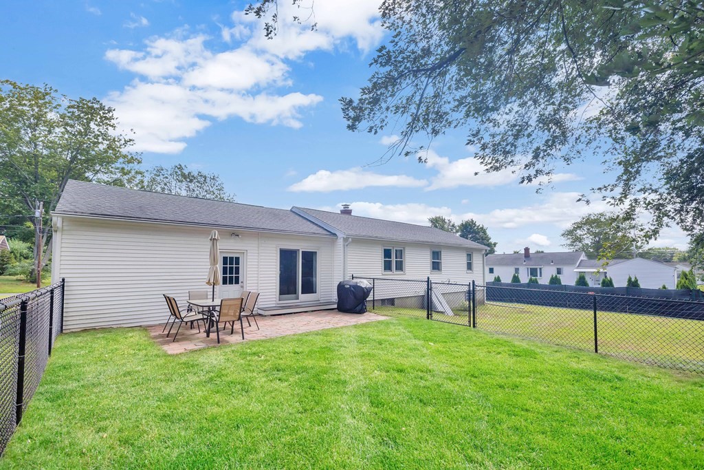 17 Blossom Road West Springfield, MA 01089 - Photo 28 of 34