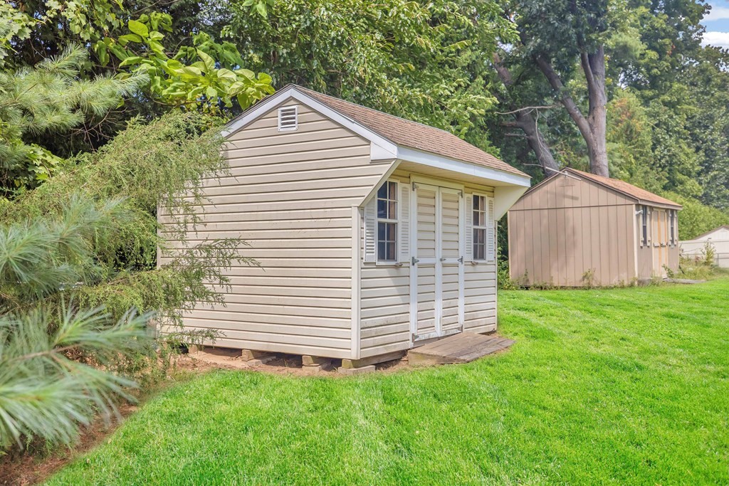 17 Blossom Road West Springfield, MA 01089 - Photo 30 of 34