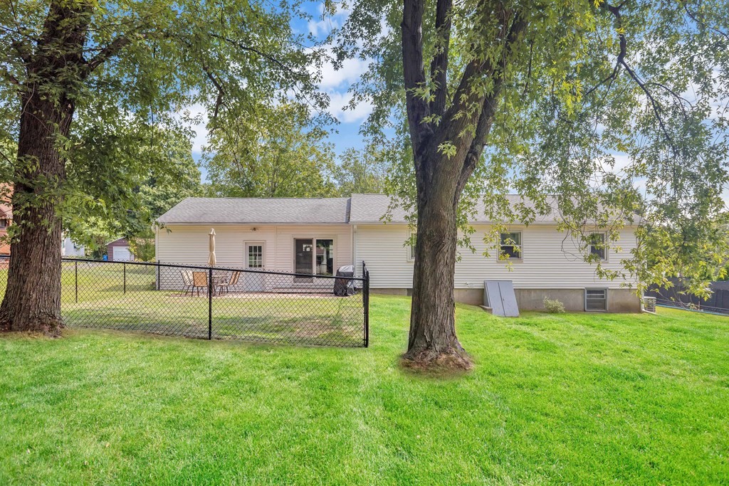 17 Blossom Road West Springfield, MA 01089 - Photo 33 of 34