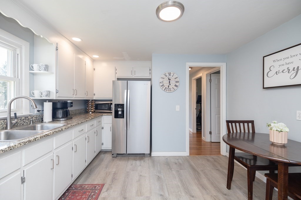 17 Blossom Road West Springfield, MA 01089 - Photo 4 of 34