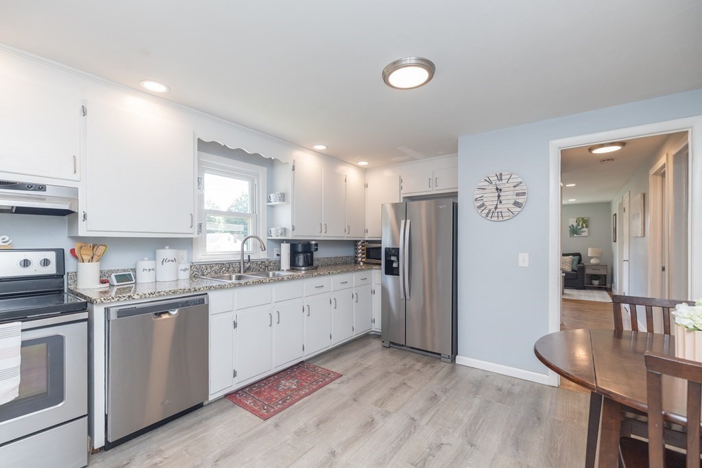 17 Blossom Road West Springfield, MA 01089 - Photo 5 of 34