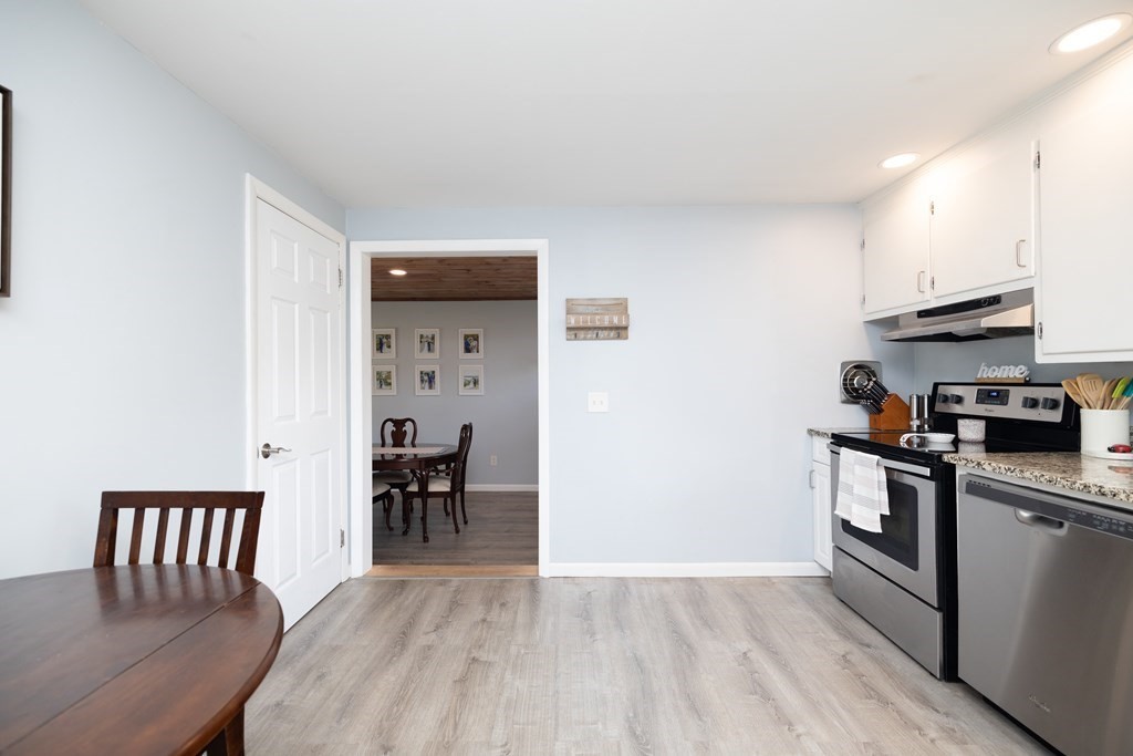 17 Blossom Road West Springfield, MA 01089 - Photo 7 of 34
