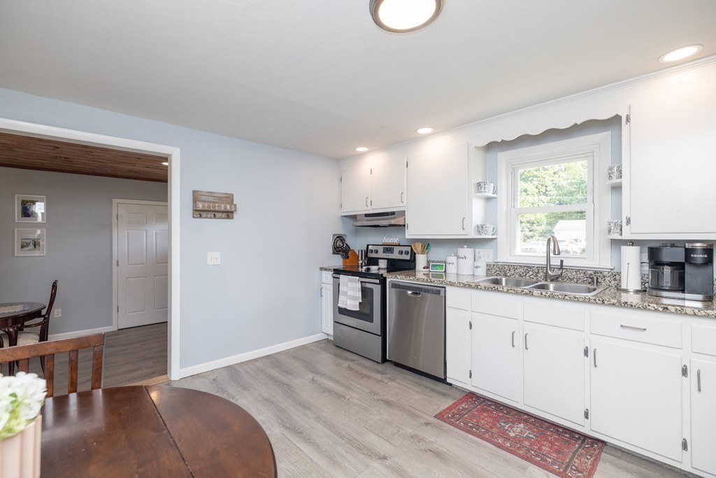 17 Blossom Road West Springfield, MA 01089 - Photo 8 of 34