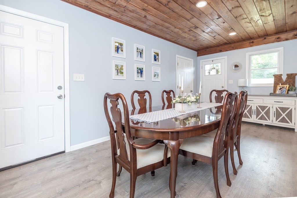 17 Blossom Road West Springfield, MA 01089 - Photo 10 of 34