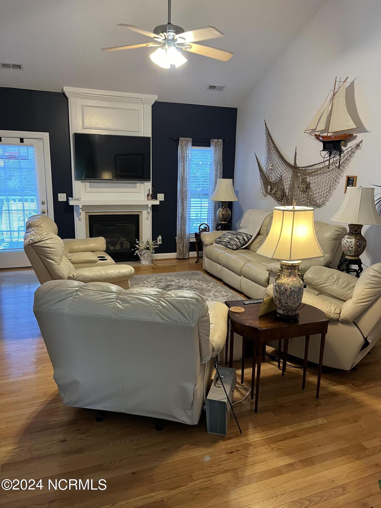 7602 Pontchartrain Road Wilmington, NC 28412 - Photo 38 of 61 Living Room