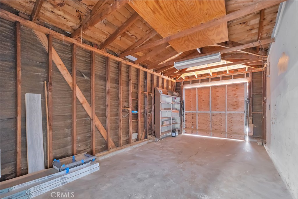 34945 Ave B Yucaipa, CA 92399 - Photo 54 of 69 Unit B garage