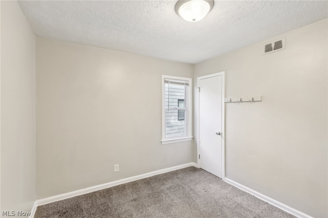 2422 Malden Road Cleveland, OH 44121 - Photo 24 of 35