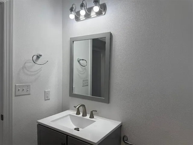 $925 | 1101 2nd Street, Unit 4, Corpus Christi, TX 78404