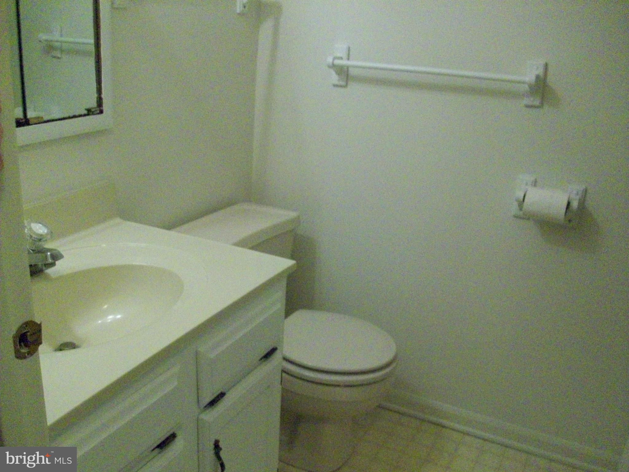 685 Deering Road, Unit 4G Pasadena, MD 21122 - Photo 10 of 18 Bath