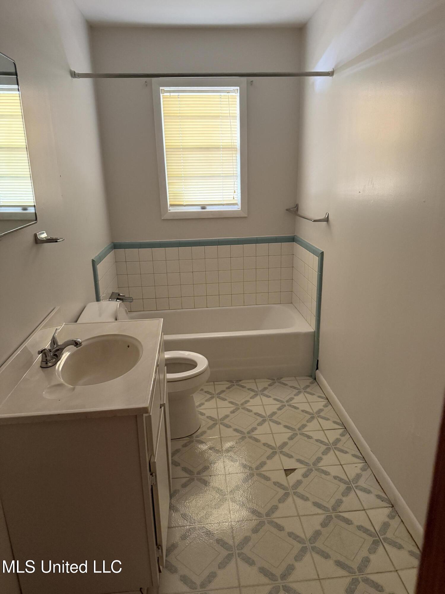 2214 Pine Avenue Gulfport, MS 39501 - Photo 9 of 13 IMG_1911