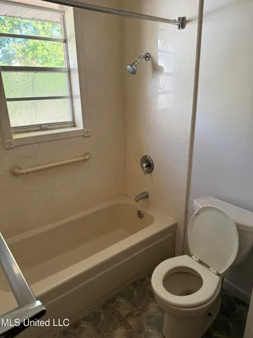 $1,375 | 2214 Pine Avenue, Gulfport, MS 39501