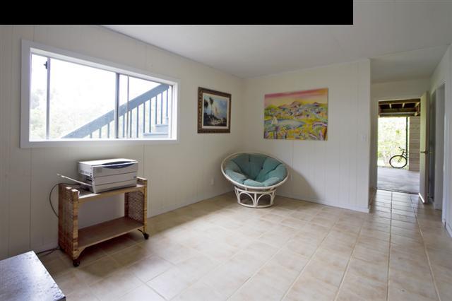40 Kapuai Road Haiku, HI 96708 - Photo 19 of 29 a view of an empty room with a window