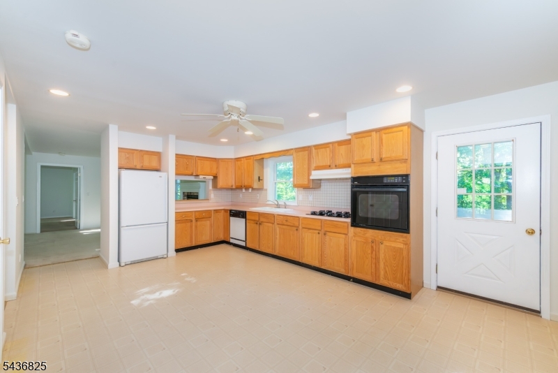 12 Sharrer Road Flemington, NJ 08822 - Photo 15 of 46