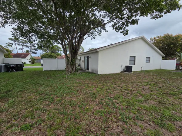 $2,350 | 3769 Mil-Race Court, Greenacres, FL 33463