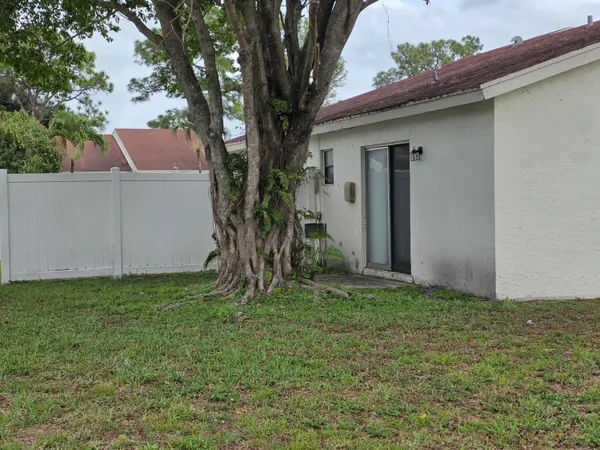$2,350 | 3769 Mil-Race Court, Greenacres, FL 33463