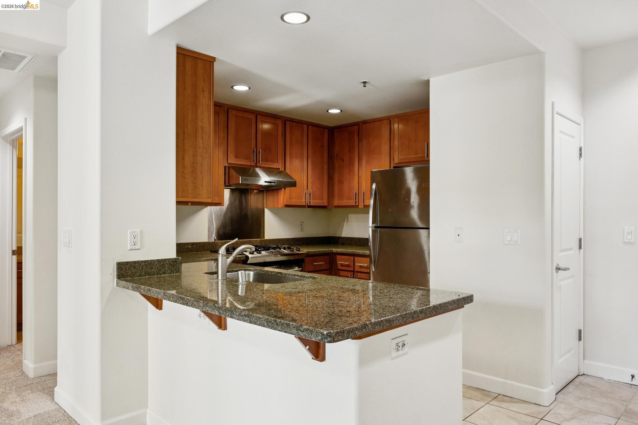 423 7th Street, Unit 506 Oakland, CA 94607 - Photo 8 of 30