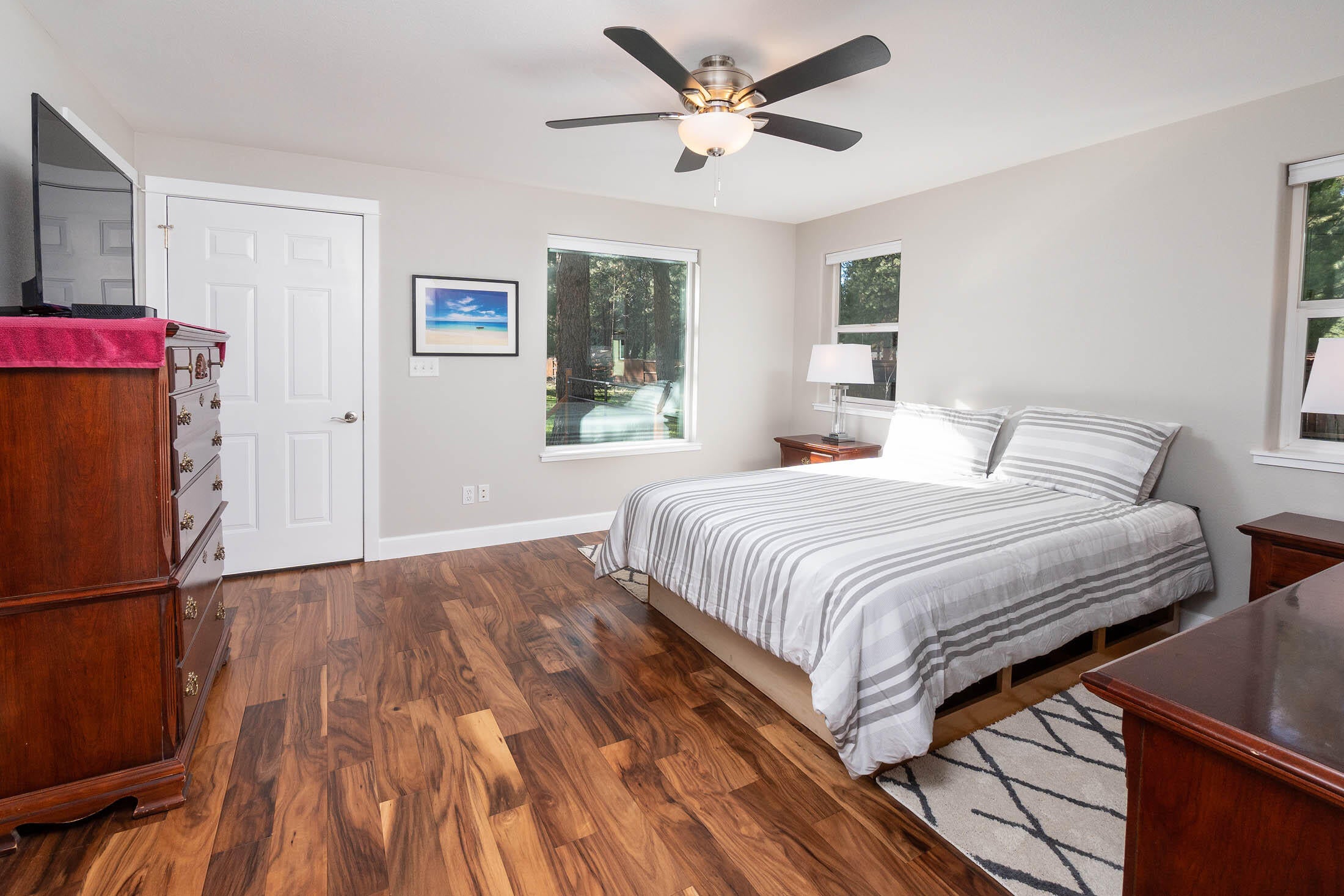 19459 Apache Road Bend, OR 97702 - Photo 27 of 33 Live-in Suite Bedroom