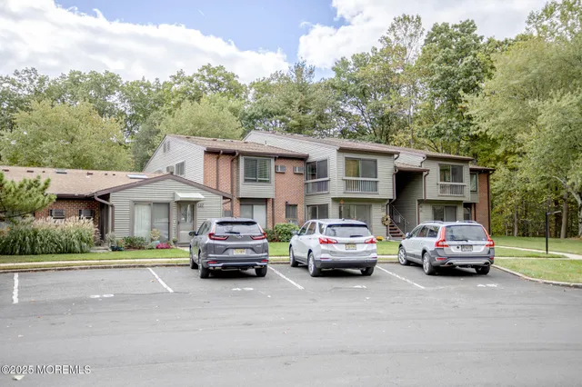 $2,900 | 45 Western Reach, Red Bank, NJ 07701