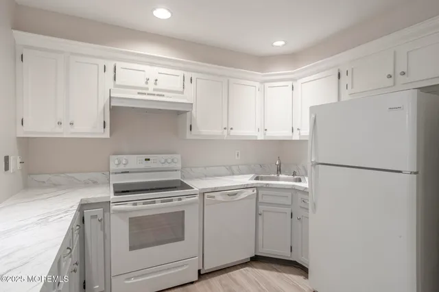 $2,900 | 45 Western Reach, Red Bank, NJ 07701