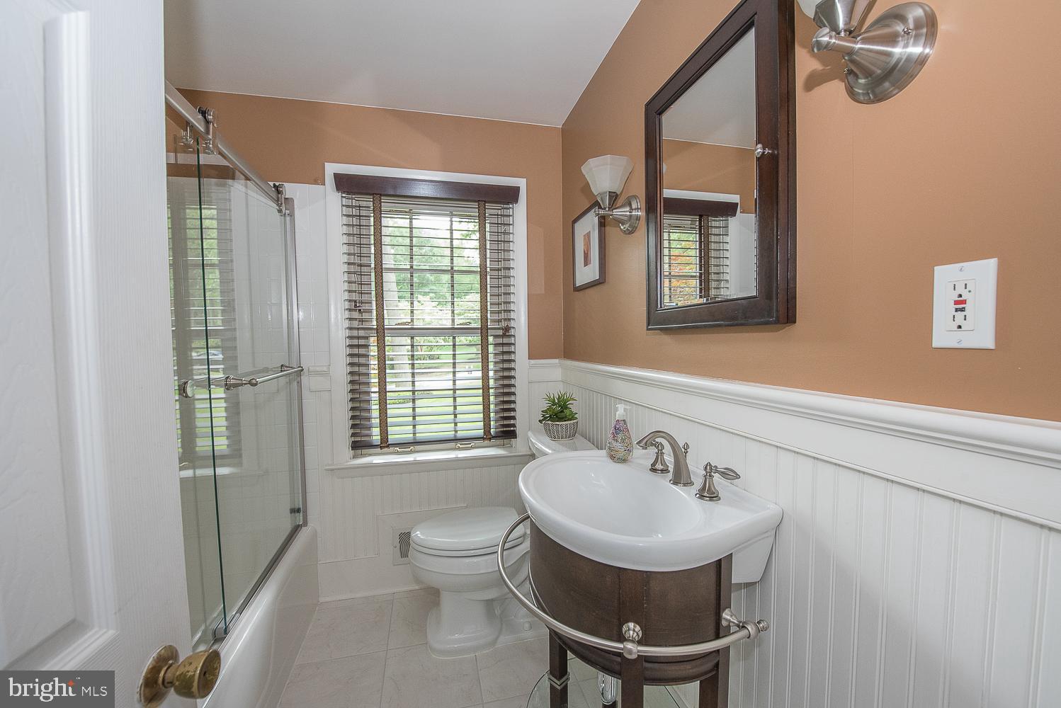 610 Timber Lane Devon, PA 19333 - Photo 18 of 35 First Floor Full Bathroom