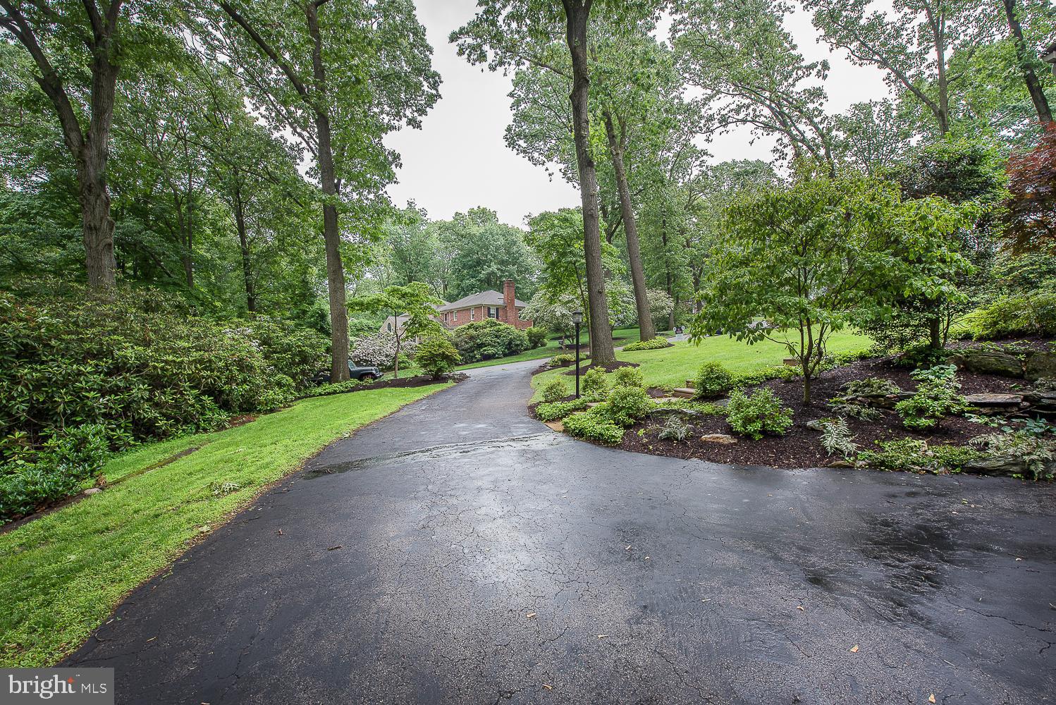 610 Timber Lane Devon, PA 19333 - Photo 35 of 35 Driveway