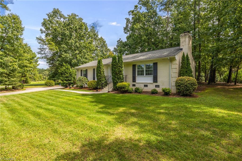 8138 Witty Road Summerfield, NC 27358 - Photo 3 of 31 Gallery Image 3