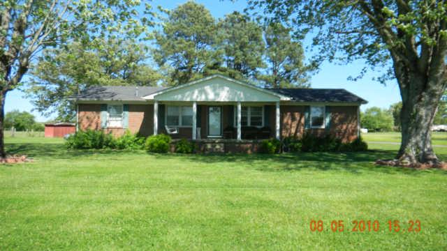 86 Sears Roebuck Road Tullahoma, TN 37388 - Photo 1 of 16 Welcome to 86 Sears Roebuck Rd. in Tullahoma, TN! Offering an all brick 2 Bedroom/1 Bath home situated on approximately 1 acre of land! Close to downtown Tullahoma, Manchester, and 1-24.