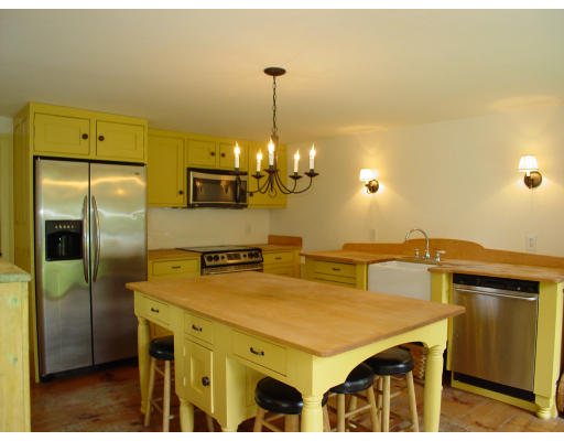 250 7 Bridge Road Lancaster, MA 01523 - Photo 2 of 5