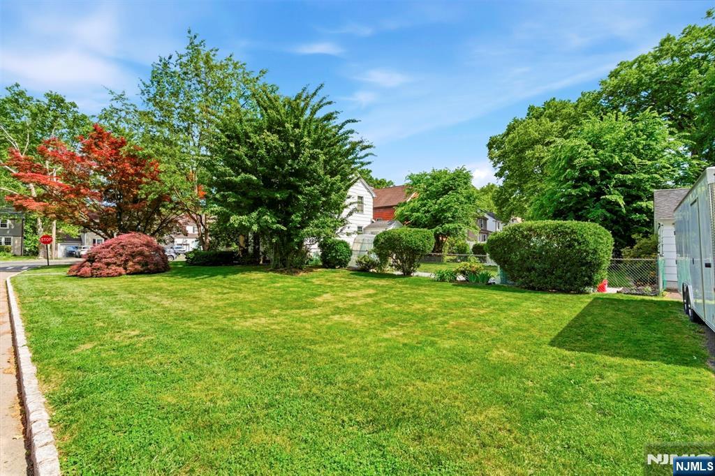 128 Meisel Avenue Springfield, NJ 07081 - Photo 3 of 22