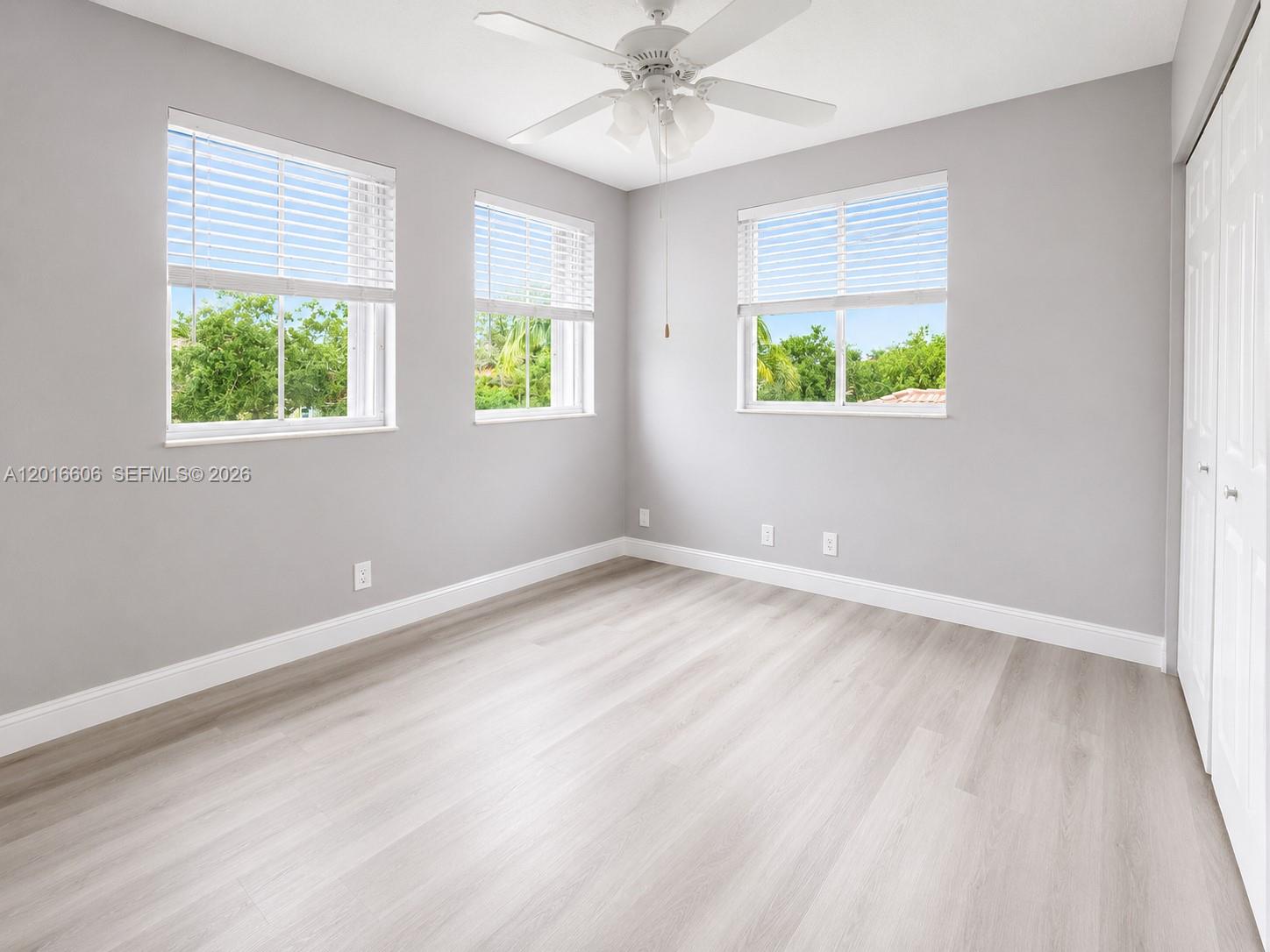 963 Falling Water Road Weston, FL 33326 - Photo 15 of 29