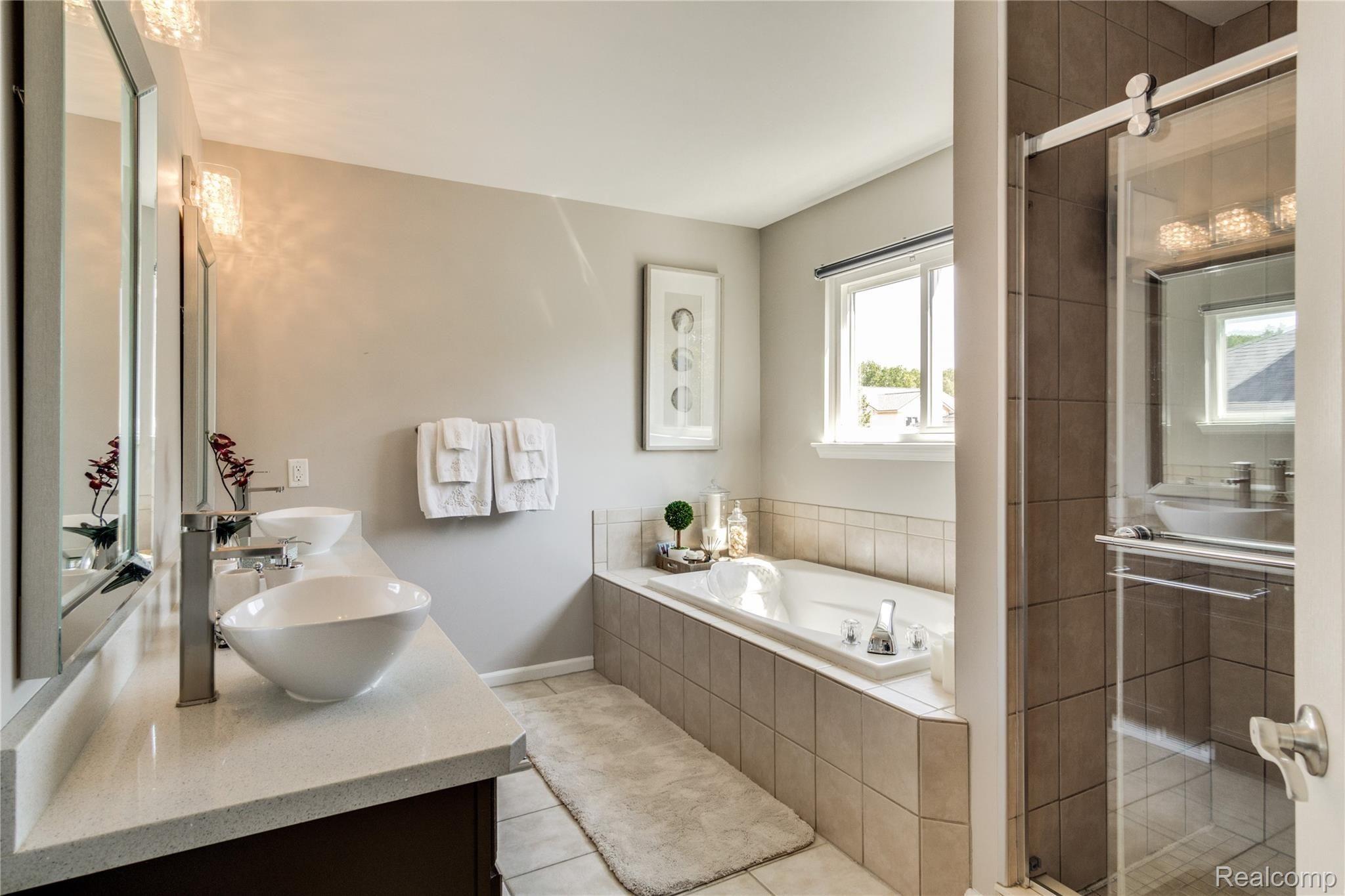 30701 Bradmore Road Warren, MI 48092 - Photo 43 of 52 Master Bathroom