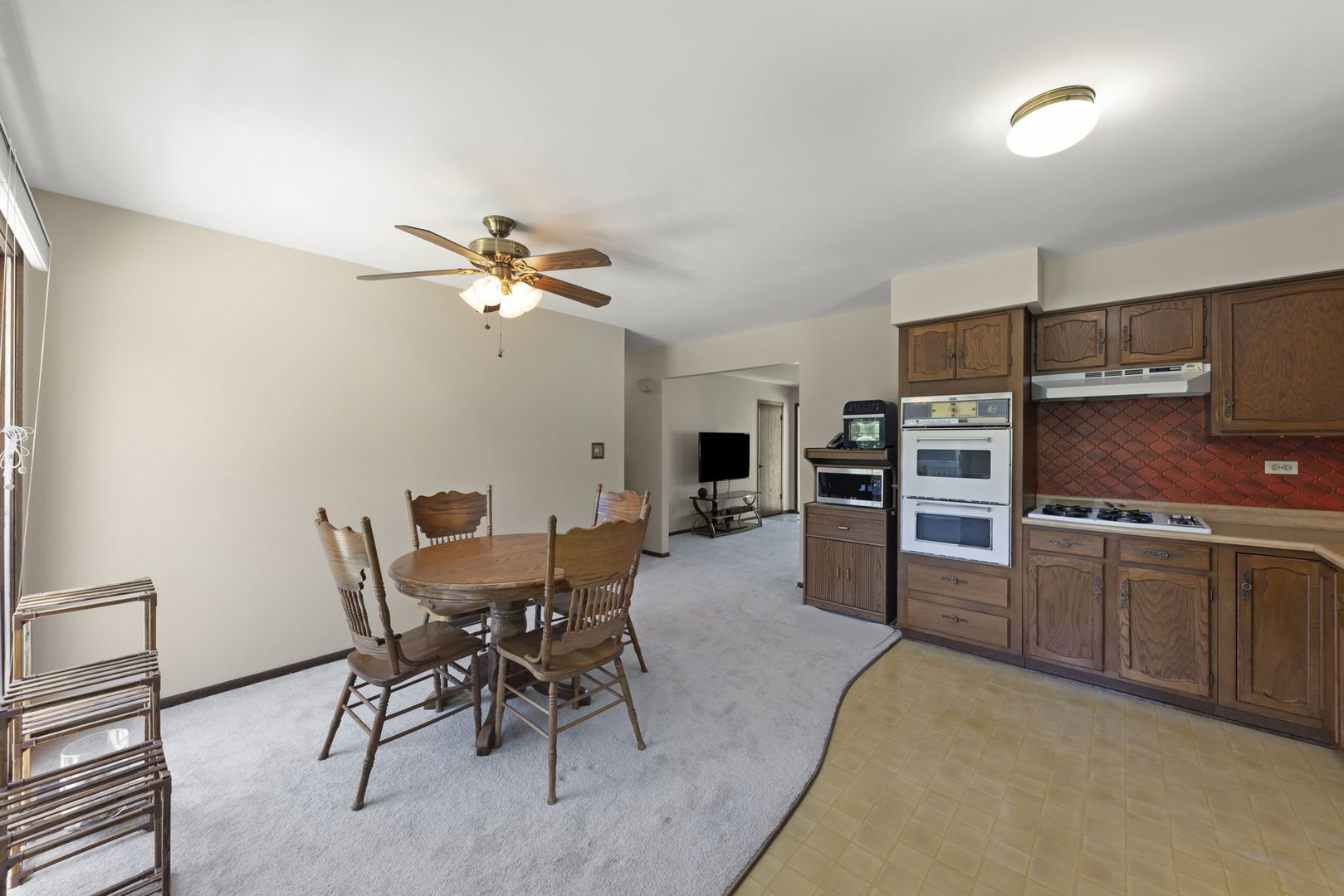 565 4th Street Lemont, IL 60439 - Photo 6 of 28