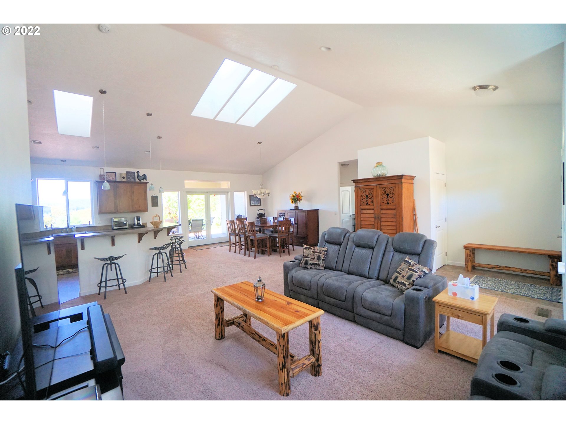 21459 South Jubb Road Estacada, OR 97023 - Photo 3 of 32 a living room with furniture and a wooden floor