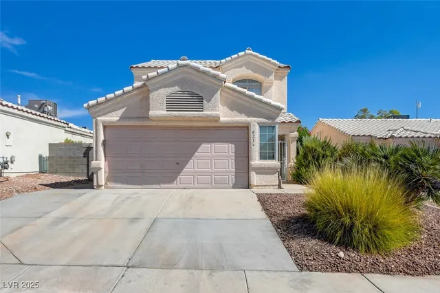 $2,100 | 8216 Carmen Boulevard, Las Vegas, NV 89128