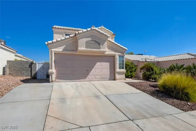 $2,100 | 8216 Carmen Boulevard, Las Vegas, NV 89128
