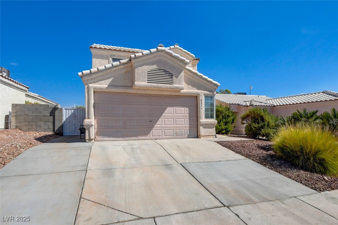 8216 Carmen Boulevard Las Vegas, NV 89128 - Photo 2 of 32