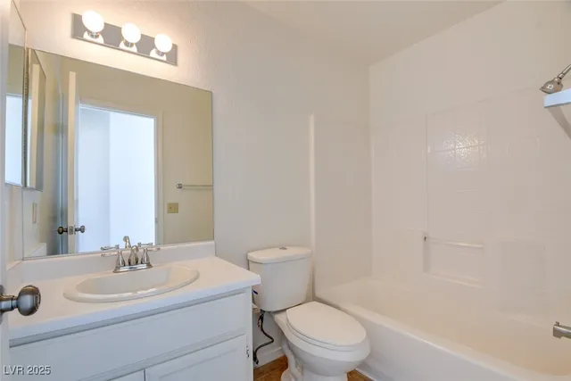 $2,100 | 8216 Carmen Boulevard, Las Vegas, NV 89128