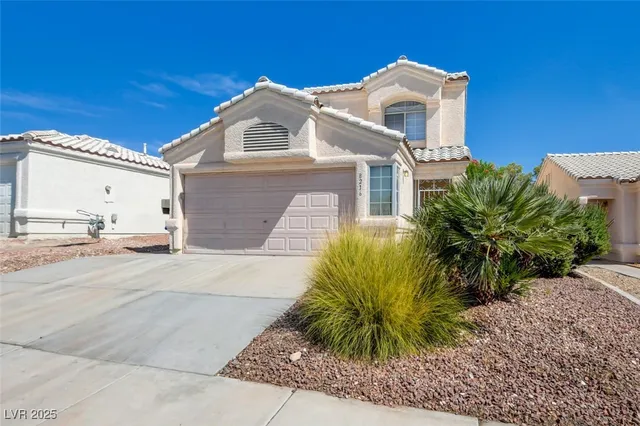 $2,100 | 8216 Carmen Boulevard, Las Vegas, NV 89128