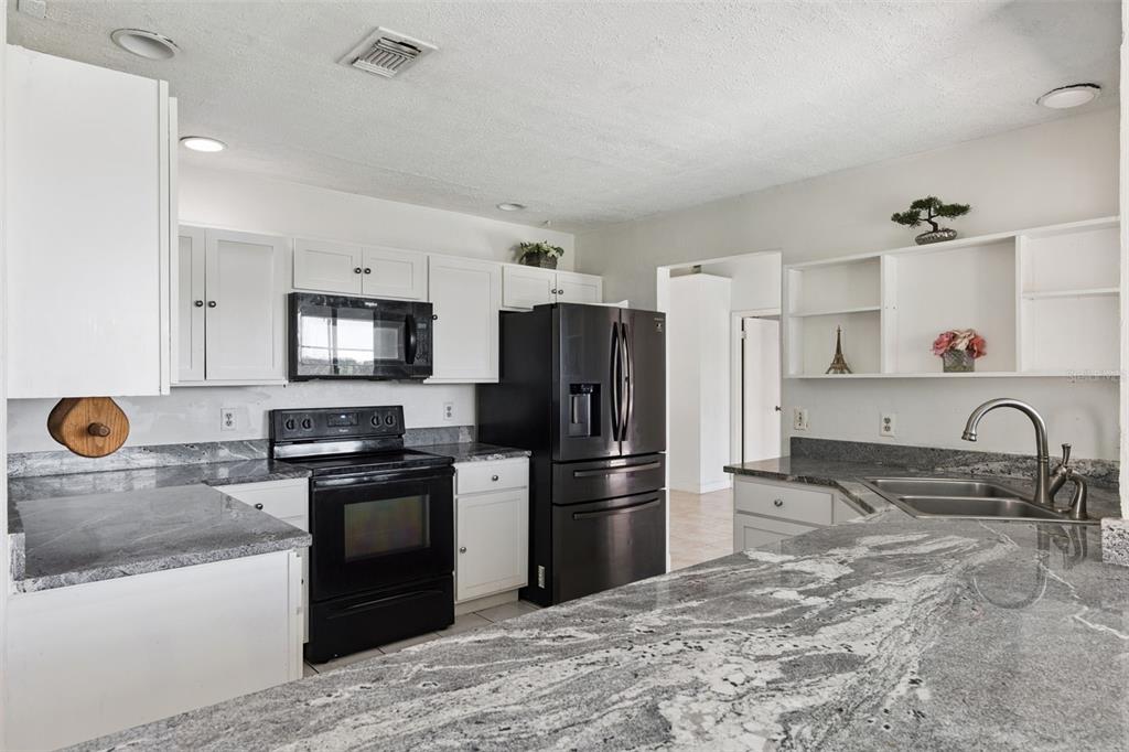 6700 Crescent Ridge Road Orlando, FL 32810 - Photo 12 of 34