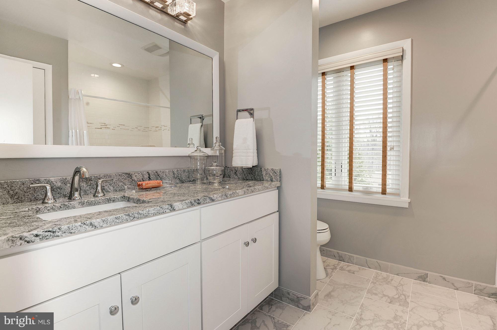 7327 Hooking Road McLean, VA 22101 - Photo 23 of 30 Upper level full bathroom