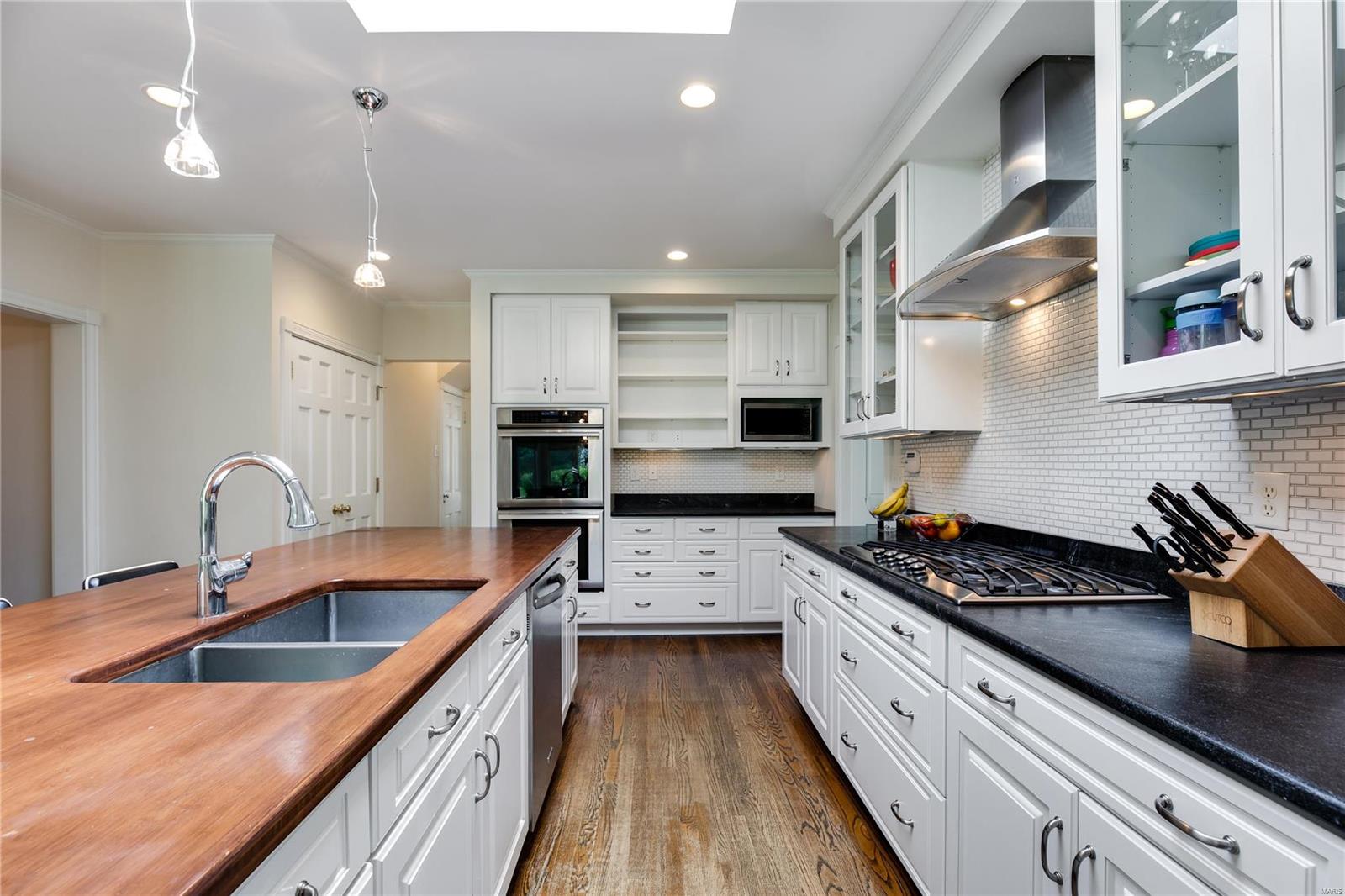 9043 Ladue Road St. Louis, MO 63124 - Photo 18 of 47