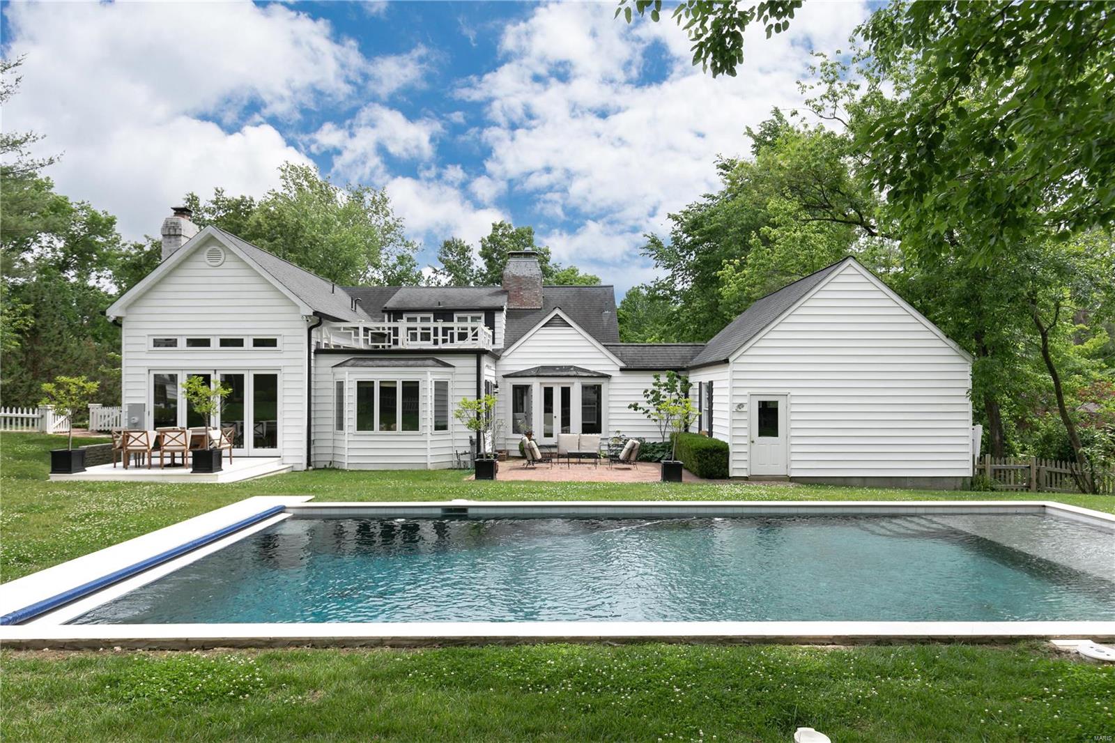 9043 Ladue Road St. Louis, MO 63124 - Photo 2 of 47