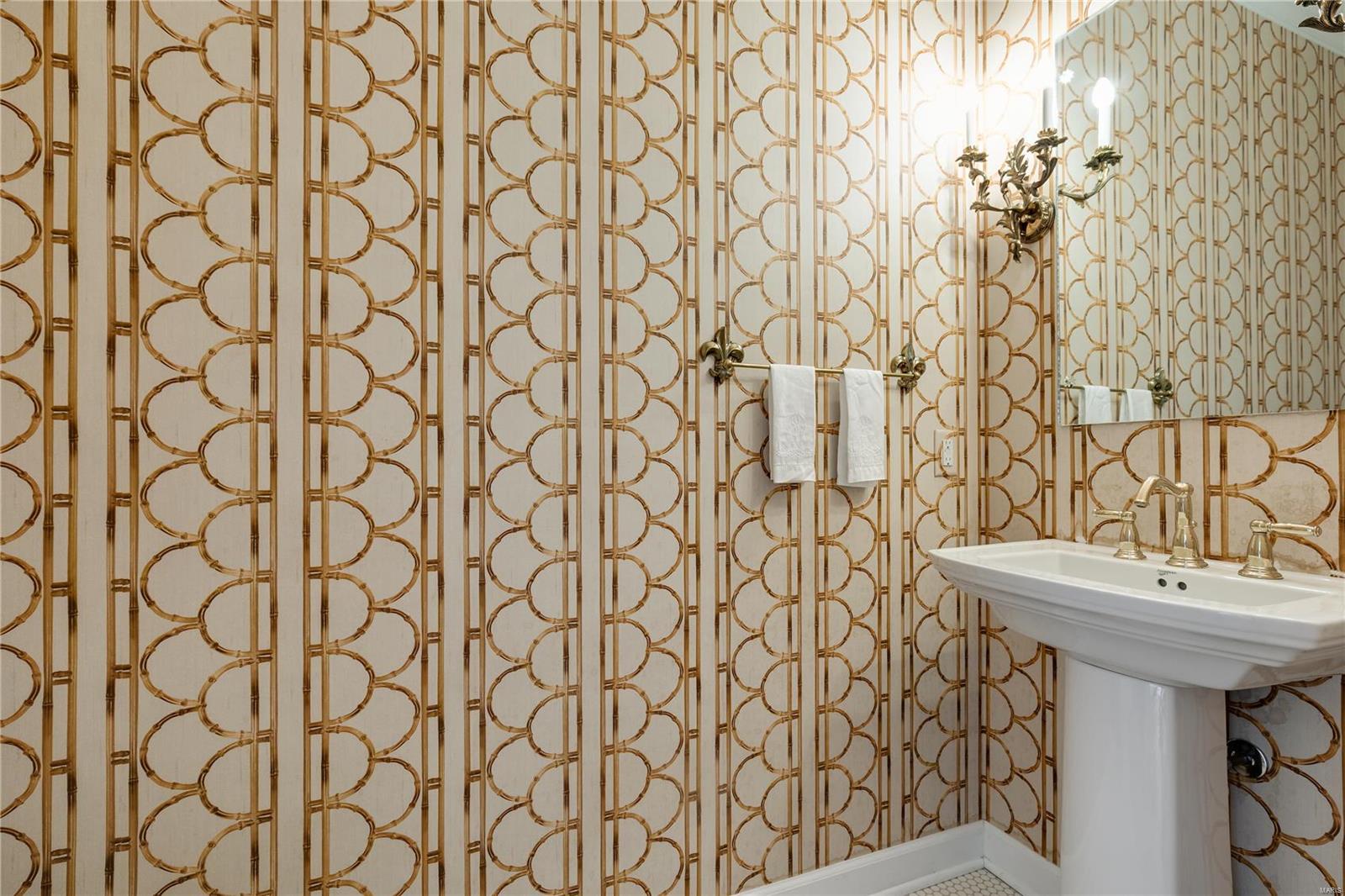 9043 Ladue Road St. Louis, MO 63124 - Photo 21 of 47