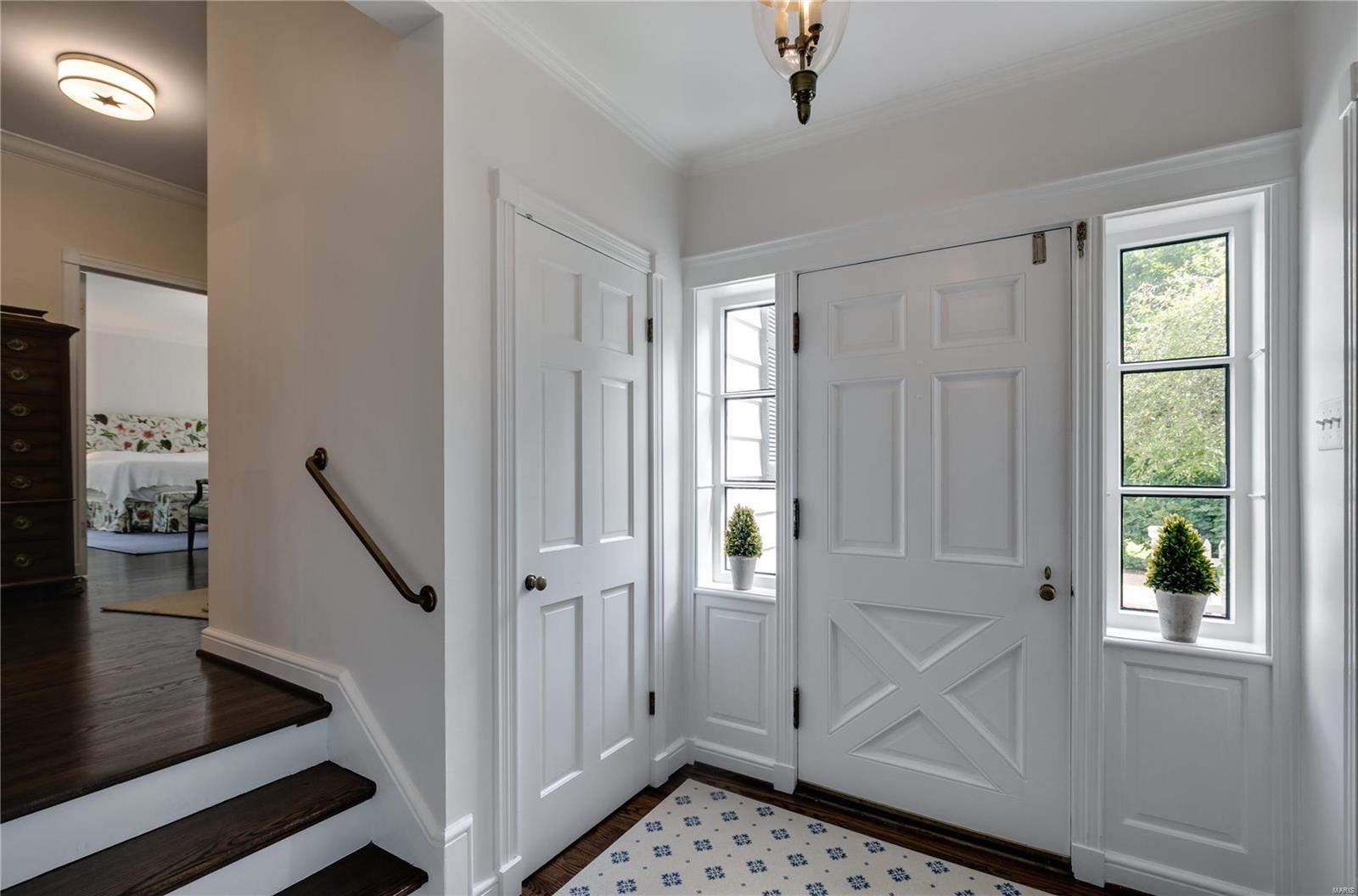 9043 Ladue Road St. Louis, MO 63124 - Photo 26 of 47