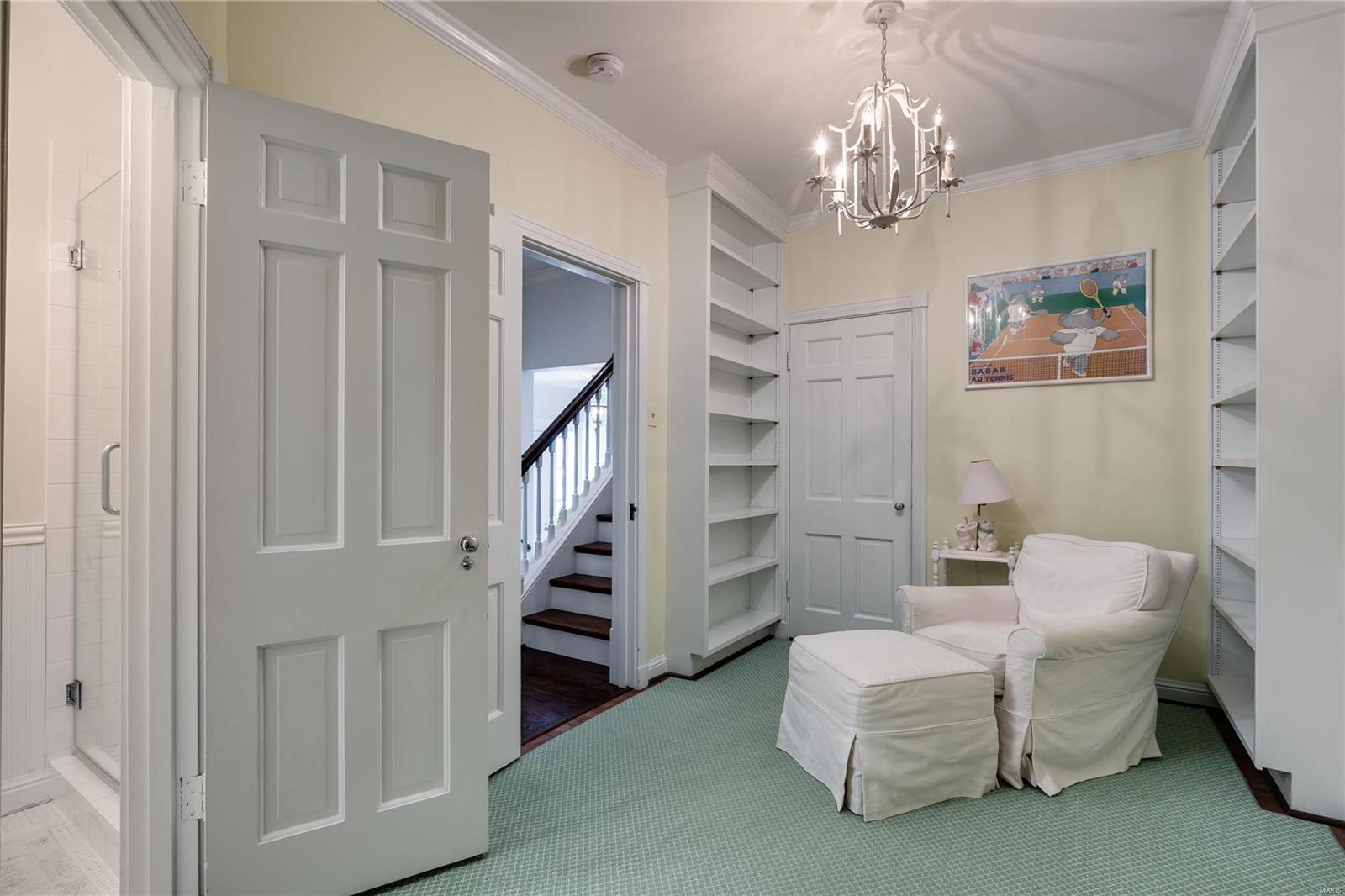 9043 Ladue Road St. Louis, MO 63124 - Photo 30 of 47