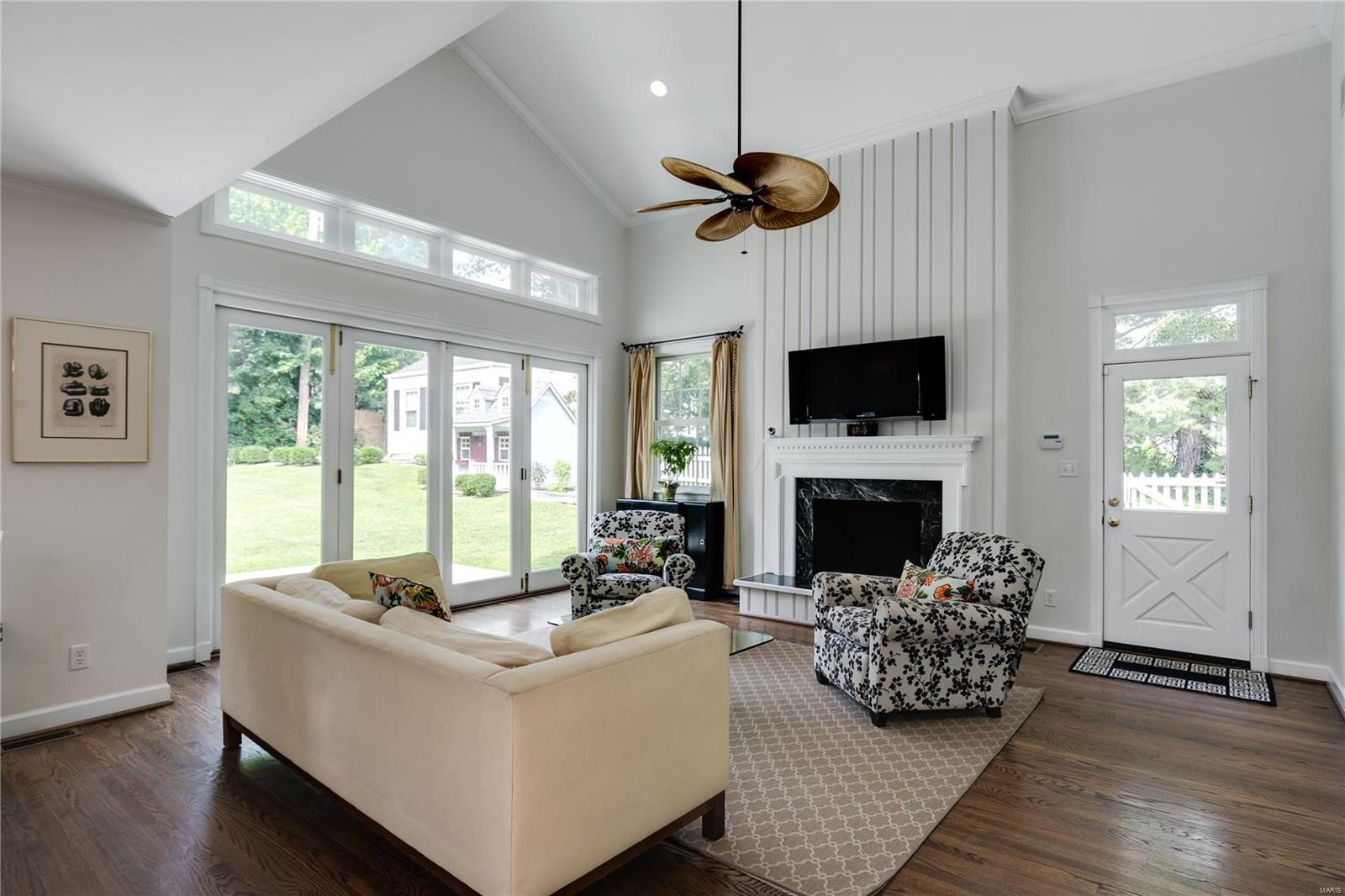 9043 Ladue Road St. Louis, MO 63124 - Photo 10 of 47